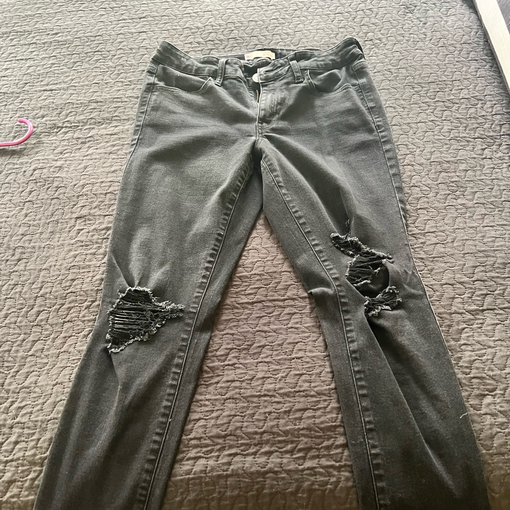 Black distressed jeggings